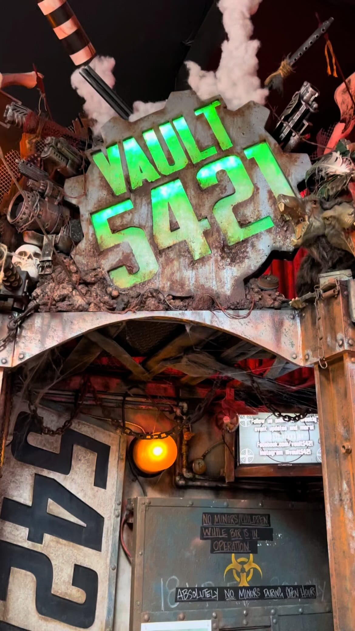 ☢️💥 It’s time to go to an apocalyptic waste land at @vault5421 Definitely a place to go if you’re a fallout fan!
