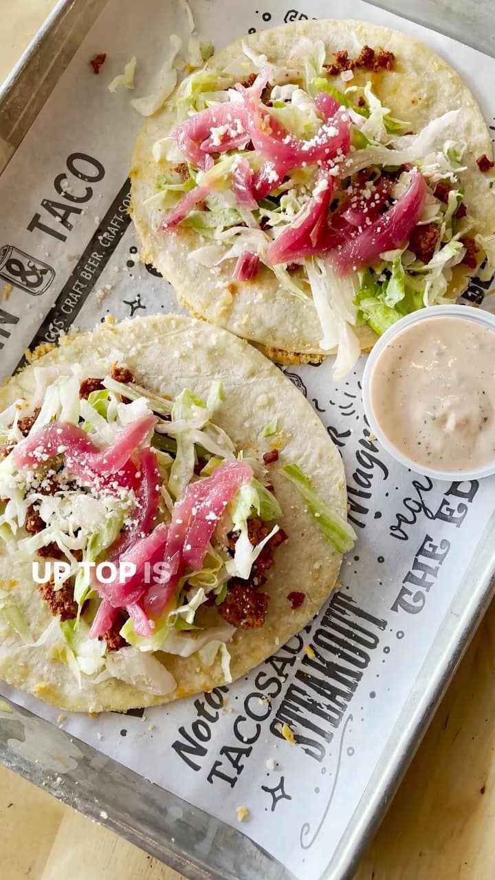 🌮 Everyone loves tacos! @tinandtaco makes some amazing craft tacos in the Orlando area that you have to try.